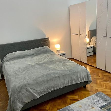 Apartament Super Central Cu Parcare Privata Διαμέρισμα Αράντ Εξωτερικό φωτογραφία